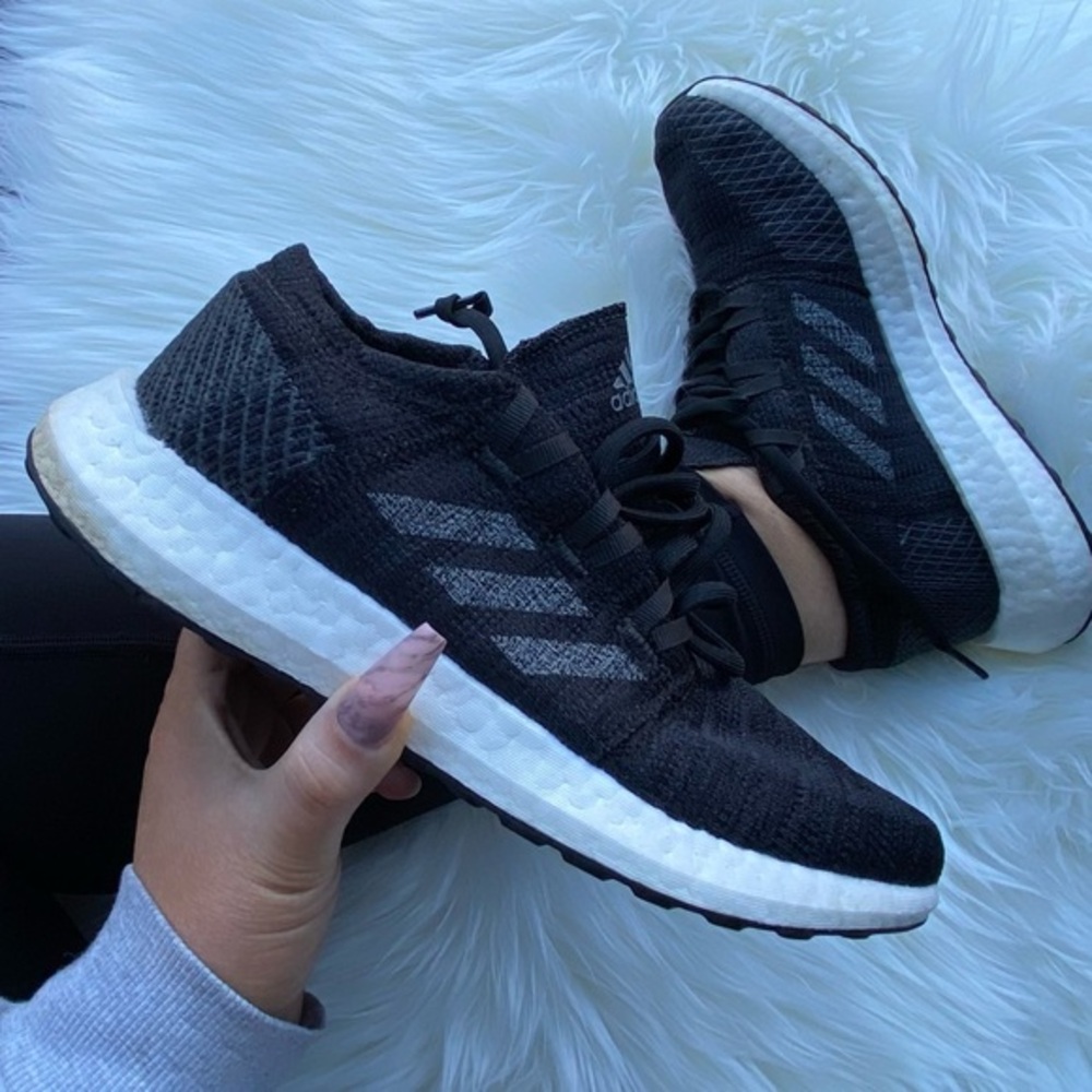 ADIDAS x BLACK & WHITE CLOUD BOOST RUNNING SHOES | Super Comfy & Great Condition